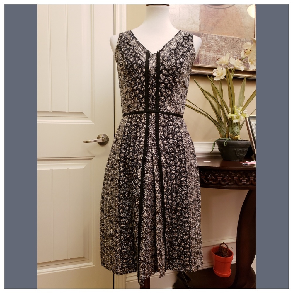 Adrianna Papell Sleeveless Dress Size 6